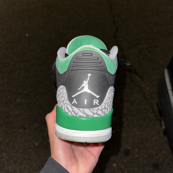 Air Jordan 3 Pine Greens - Picture 2 of 10